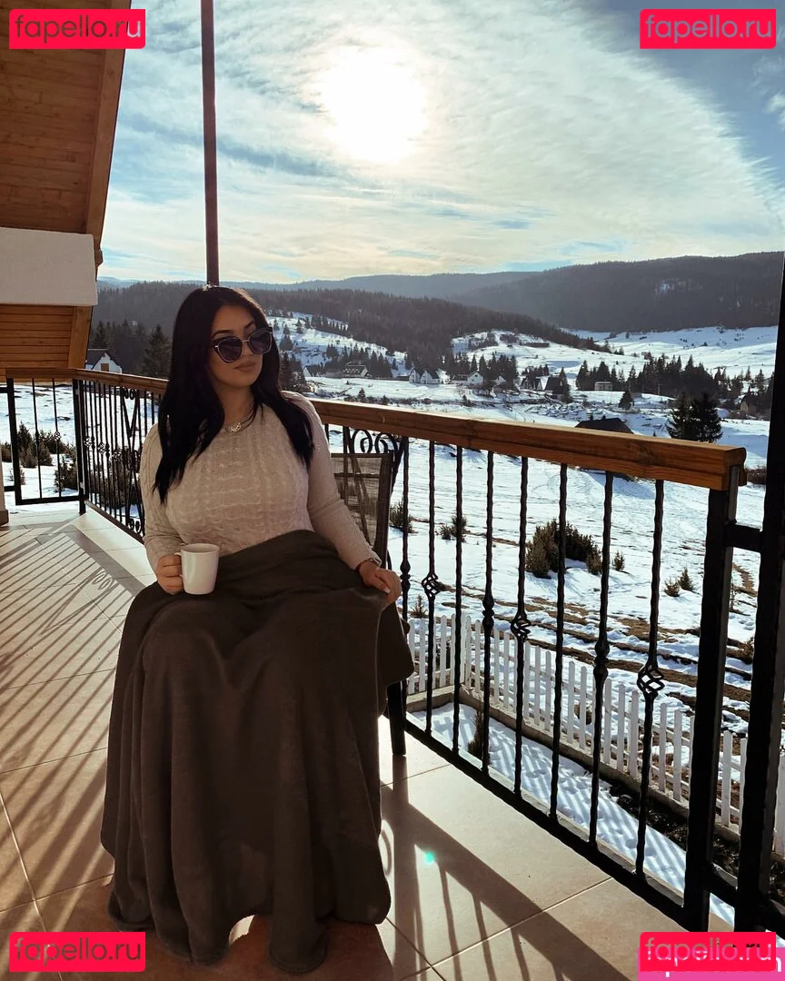 Emina Jahi Onlyfans Photo Gallery 