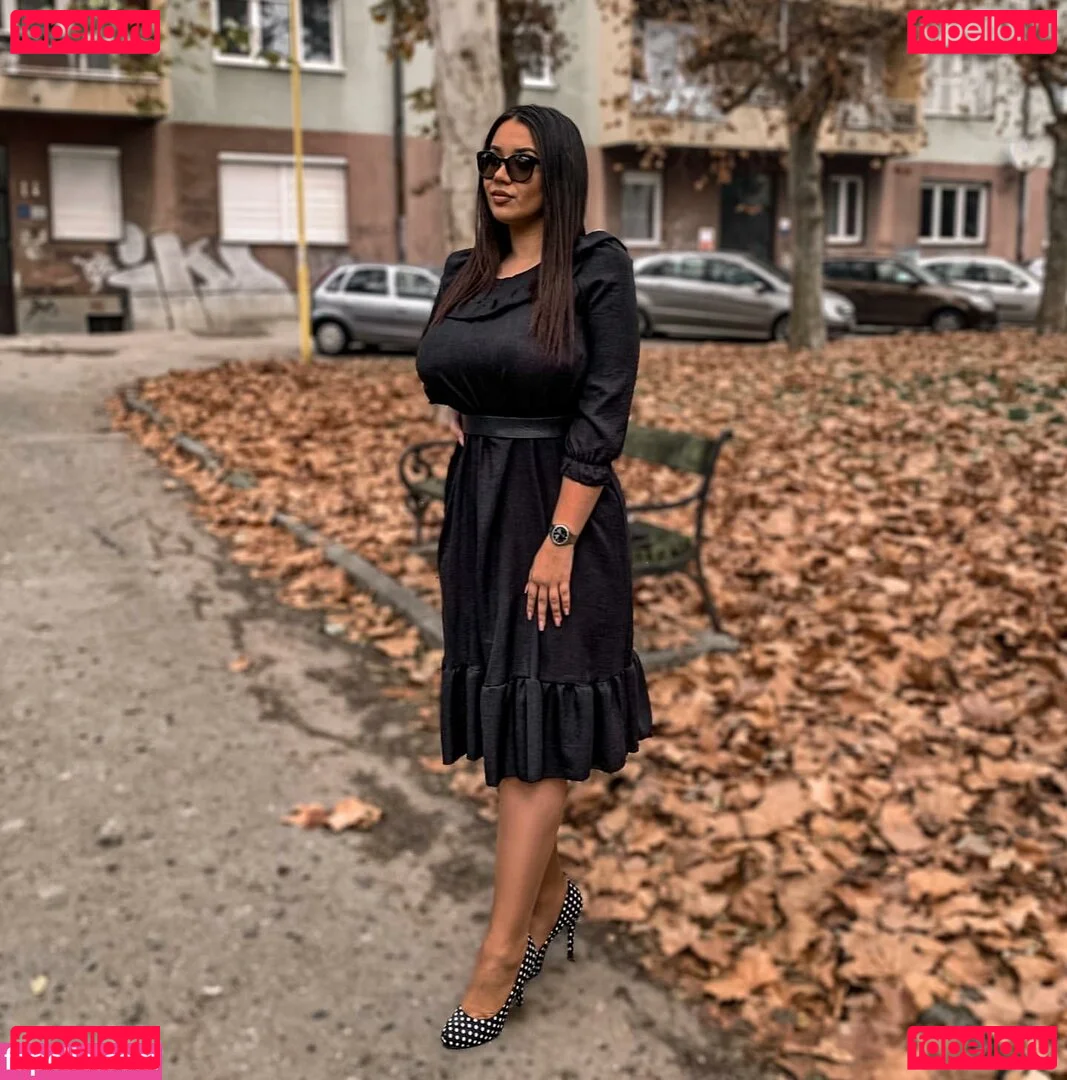 Emina Jahi Onlyfans Photo Gallery 