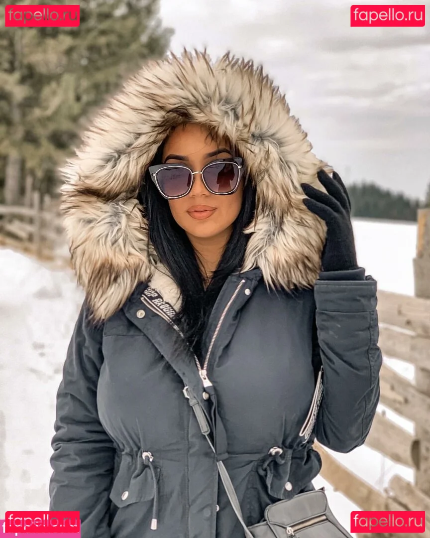 Emina Jahi Onlyfans Photo Gallery 