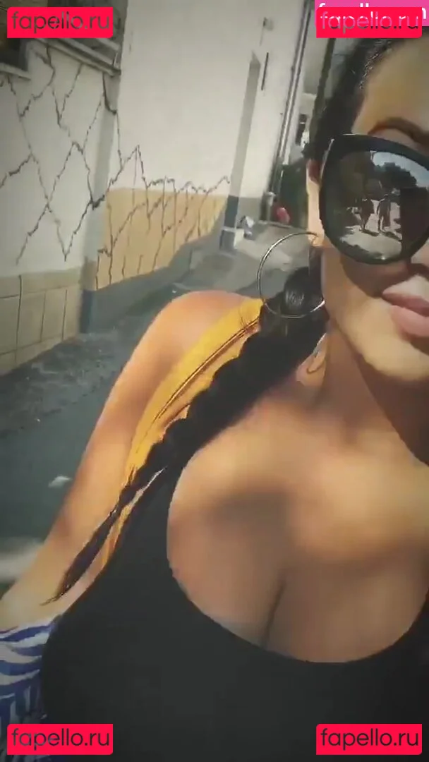 Emina Jahi Onlyfans Photo Gallery 