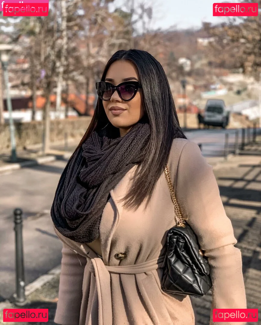 Emina Jahi Onlyfans Photo Gallery 