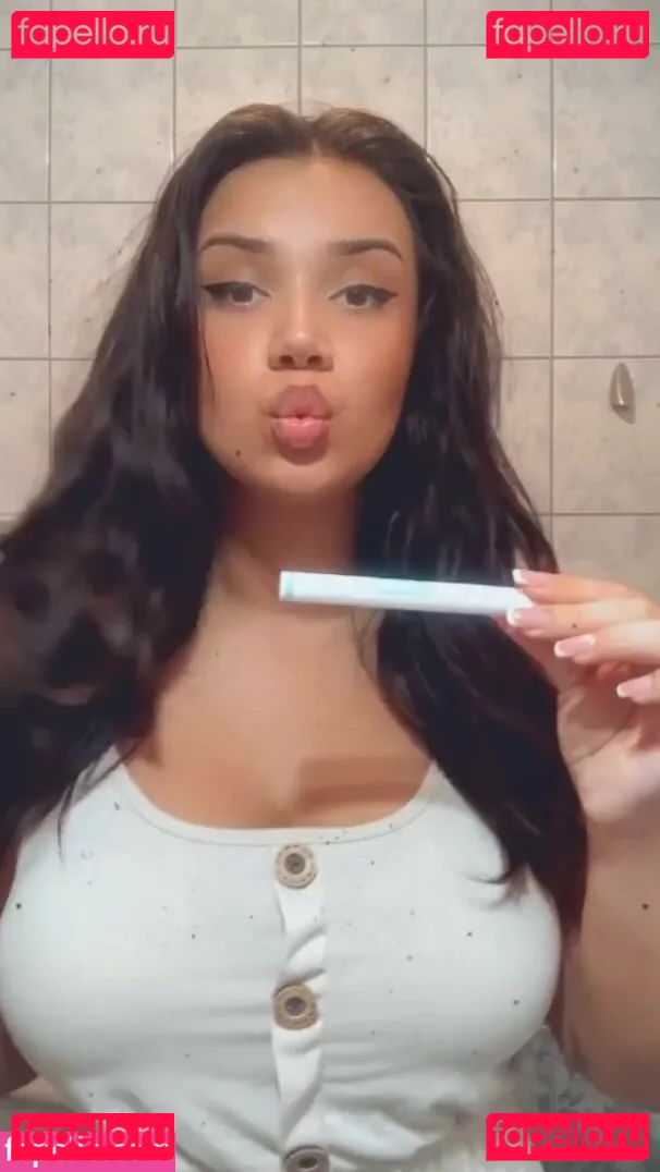 Emina Jahi Onlyfans Photo Gallery 