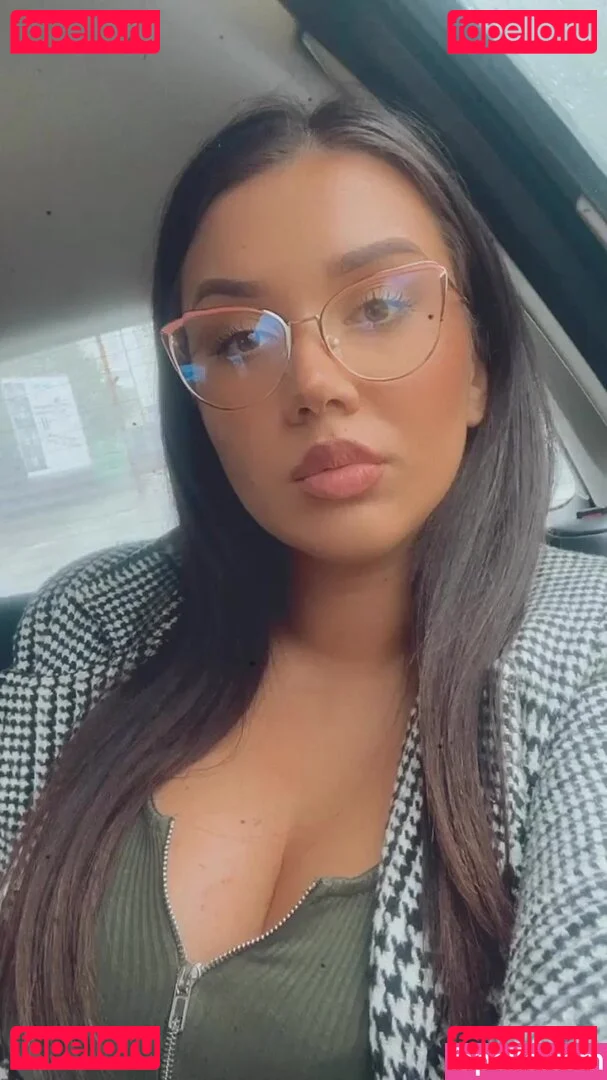 Emina Jahi Onlyfans Photo Gallery 