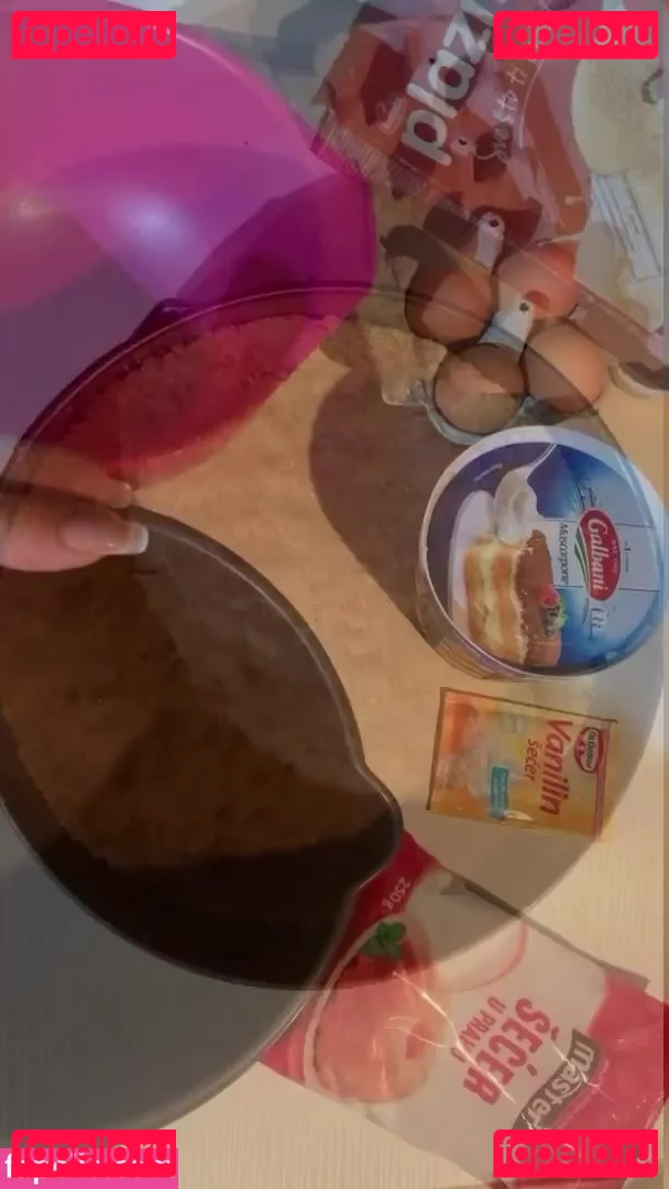 Emina Jahi Onlyfans Photo Gallery 