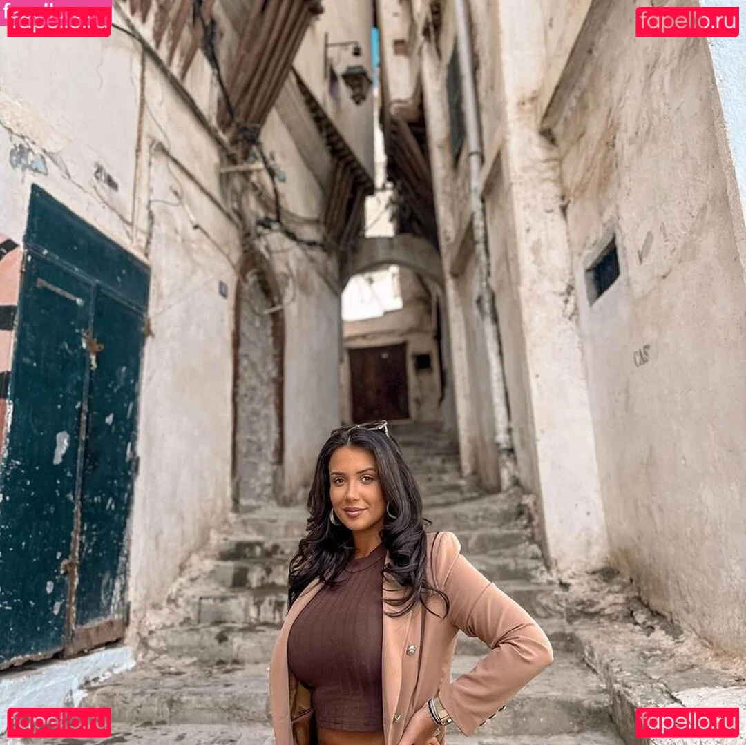 Emina Jahi Onlyfans Photo Gallery 