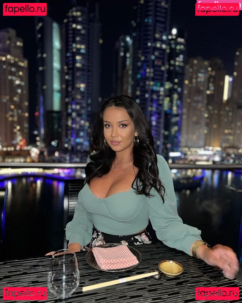 Emina Jahi Onlyfans Photo Gallery 