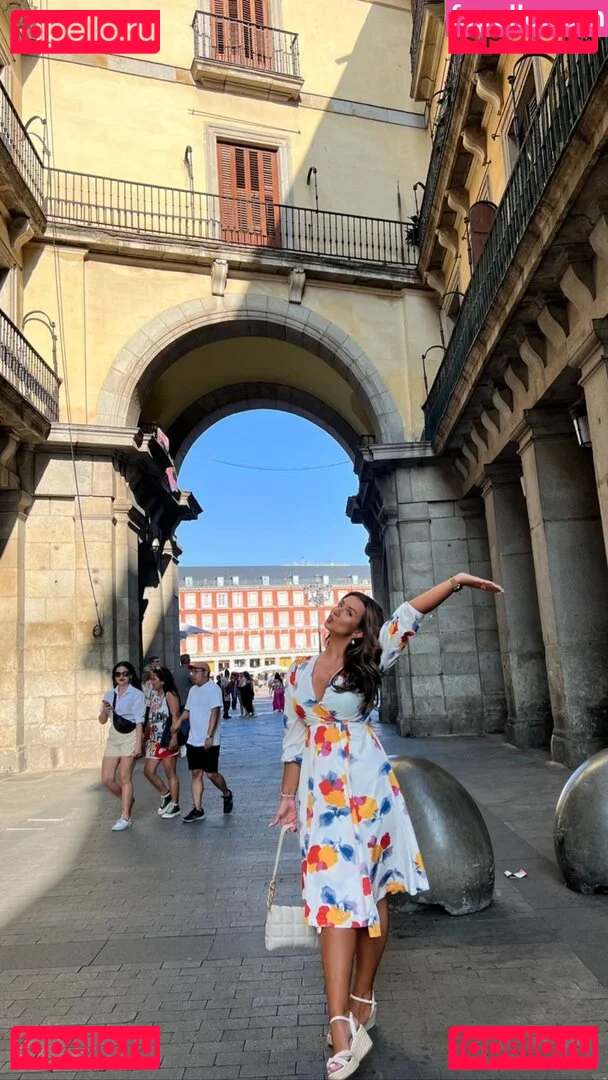 Emina Jahi Onlyfans Photo Gallery 