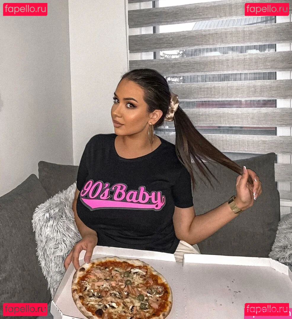 Emina Jahi Onlyfans Photo Gallery 