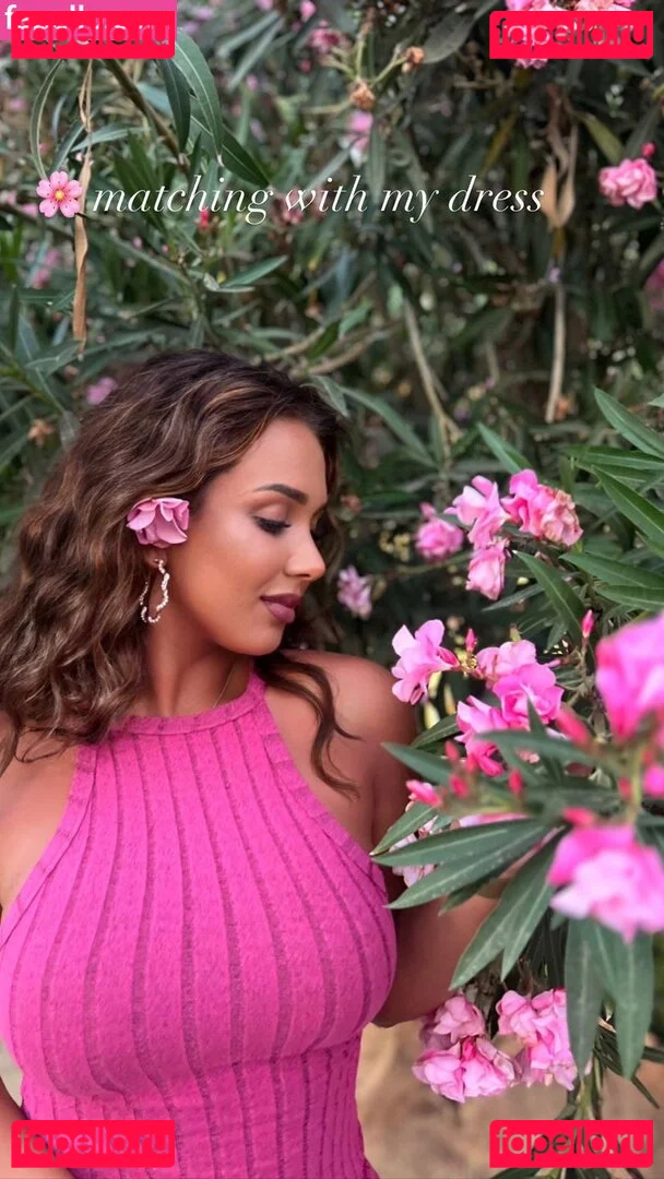 Emina Jahi Onlyfans Photo Gallery 