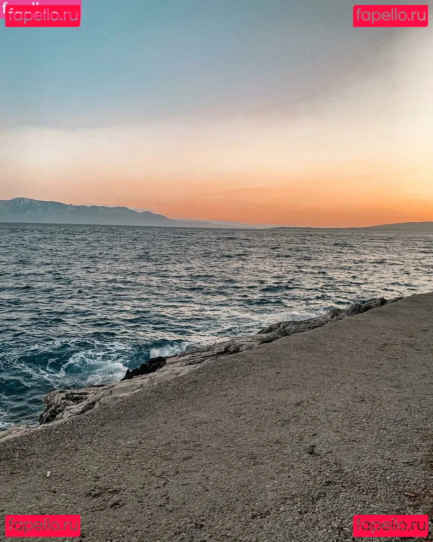 Emina Jahi Onlyfans Photo Gallery 