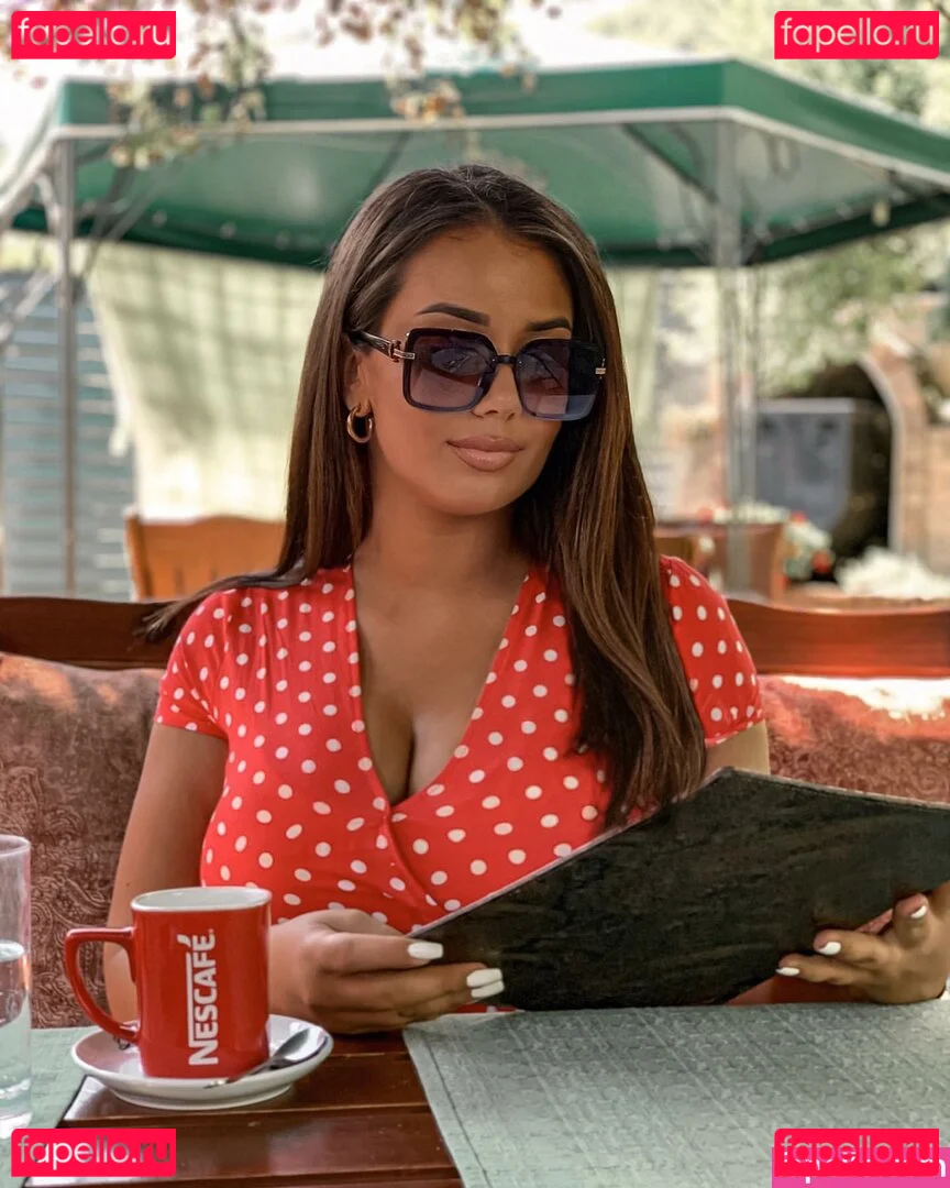 Emina Jahi Onlyfans Photo Gallery 