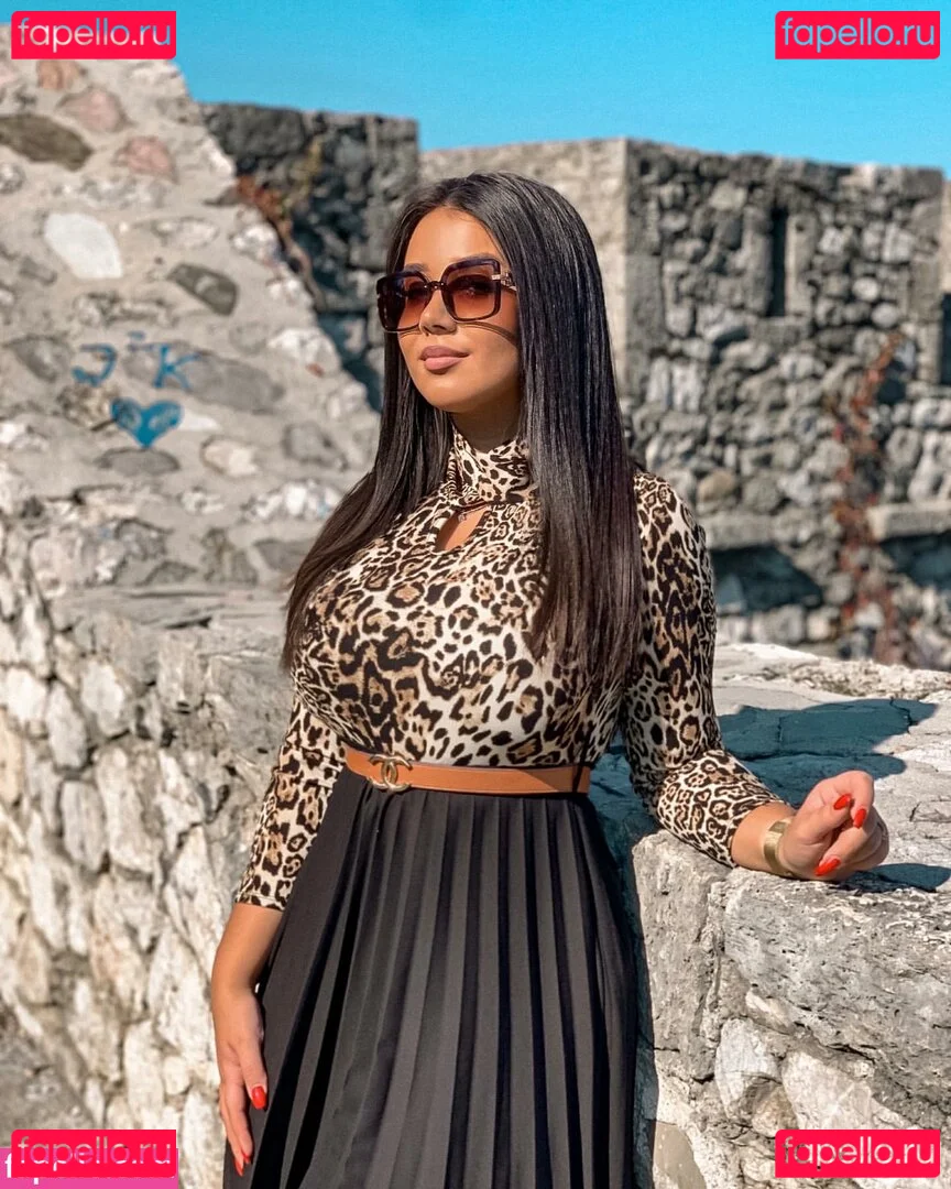 Emina Jahi Onlyfans Photo Gallery 