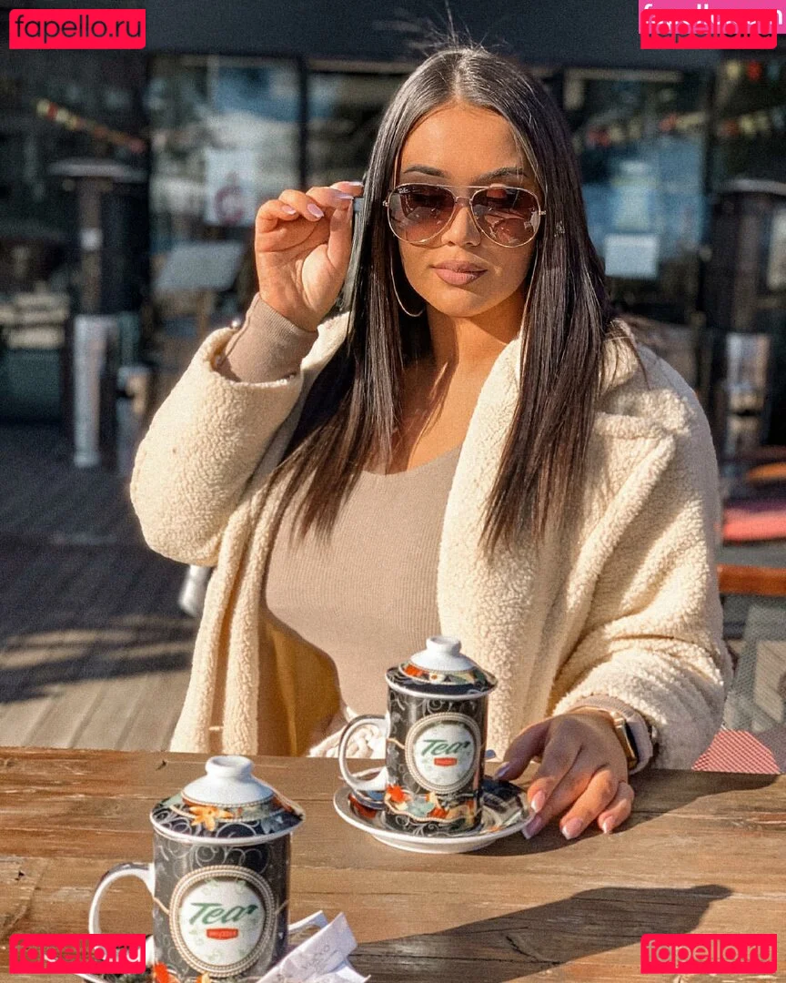 Emina Jahi Onlyfans Photo Gallery 