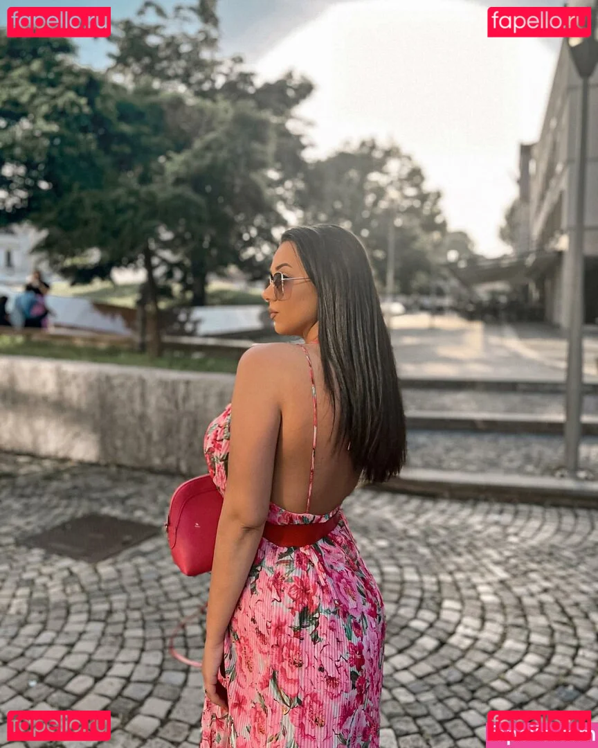 Emina Jahi Onlyfans Photo Gallery 