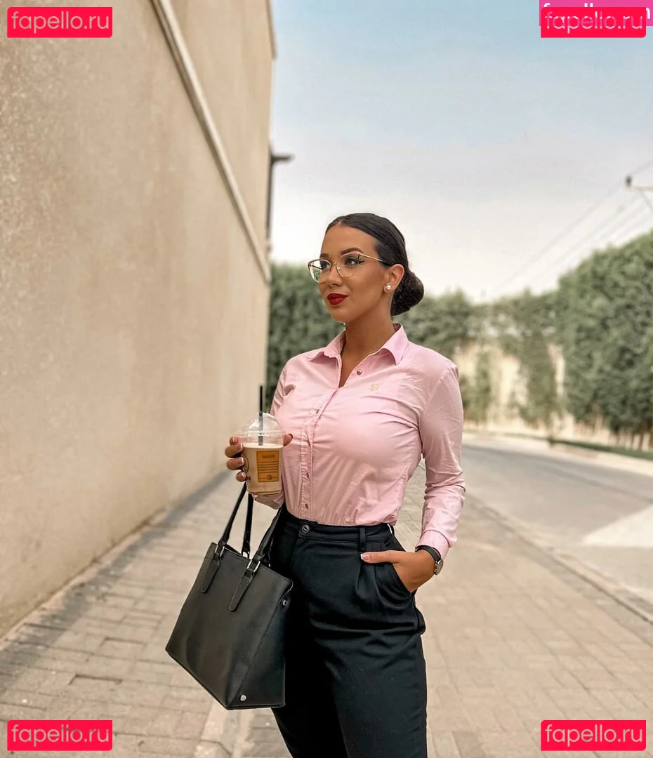 Emina Jahi Onlyfans Photo Gallery 