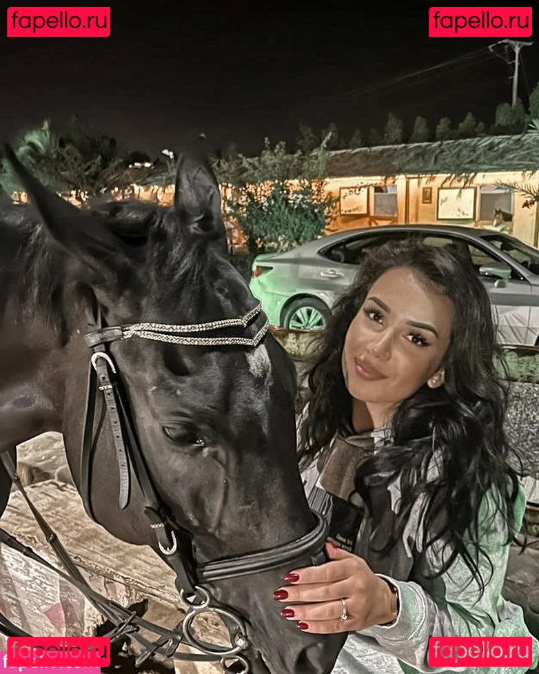 Emina Jahi Onlyfans Photo Gallery 