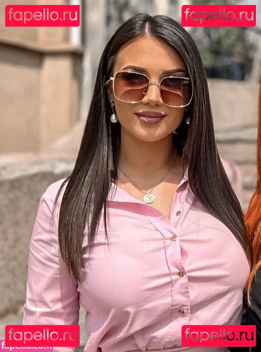 Emina Jahi Onlyfans Photo Gallery 