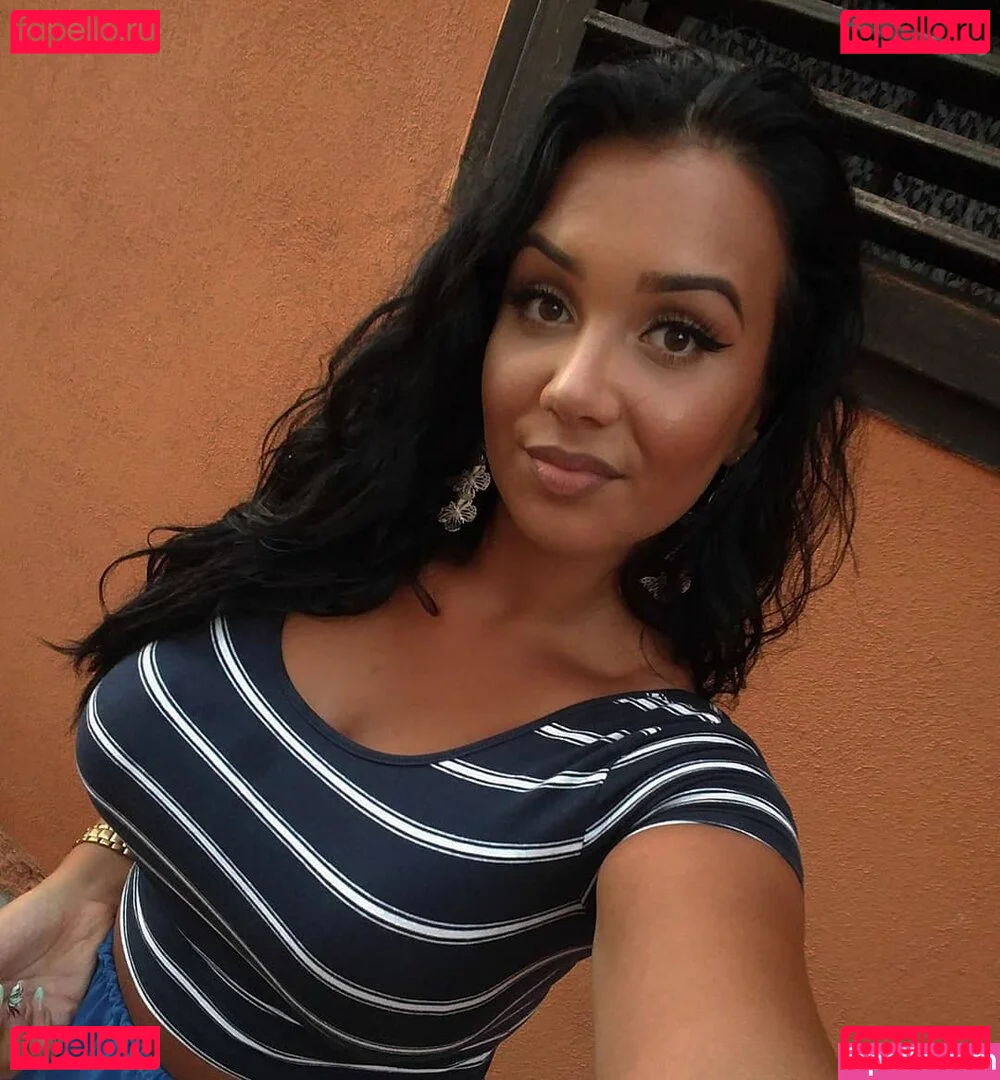 Emina Jahi Onlyfans Photo Gallery 