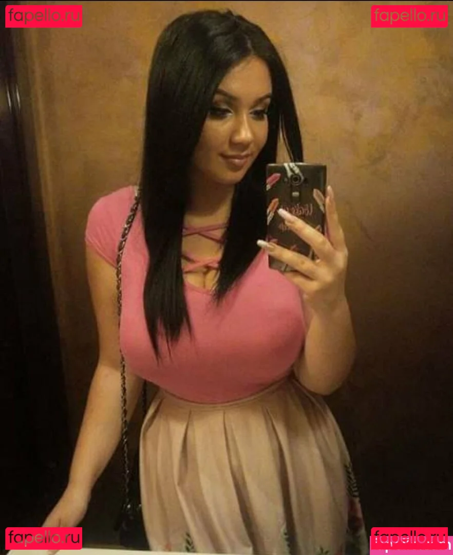 Emina Jahi Onlyfans Photo Gallery 