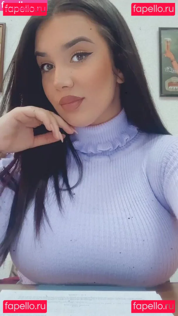 Emina Jahi Onlyfans Photo Gallery 