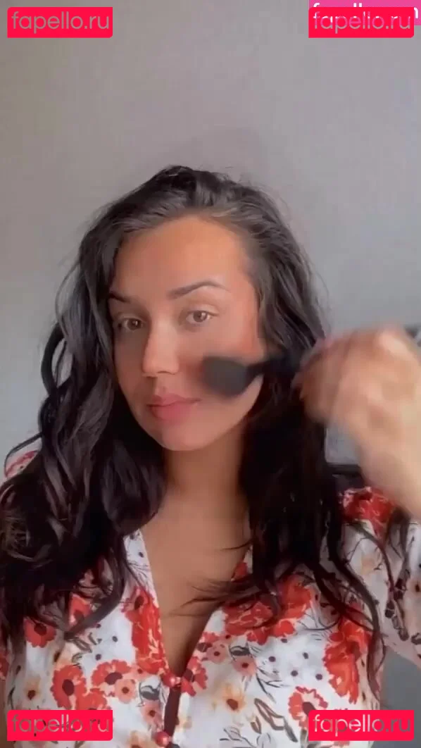 Emina Jahi Onlyfans Photo Gallery 