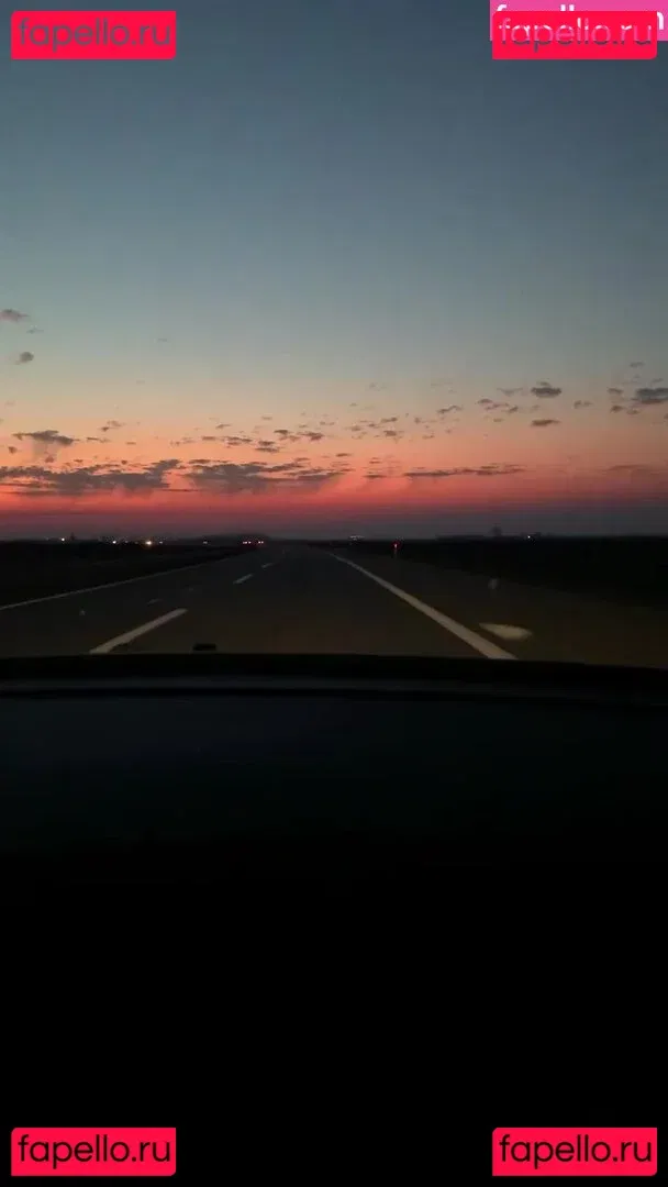 Emina Jahi Onlyfans Photo Gallery 