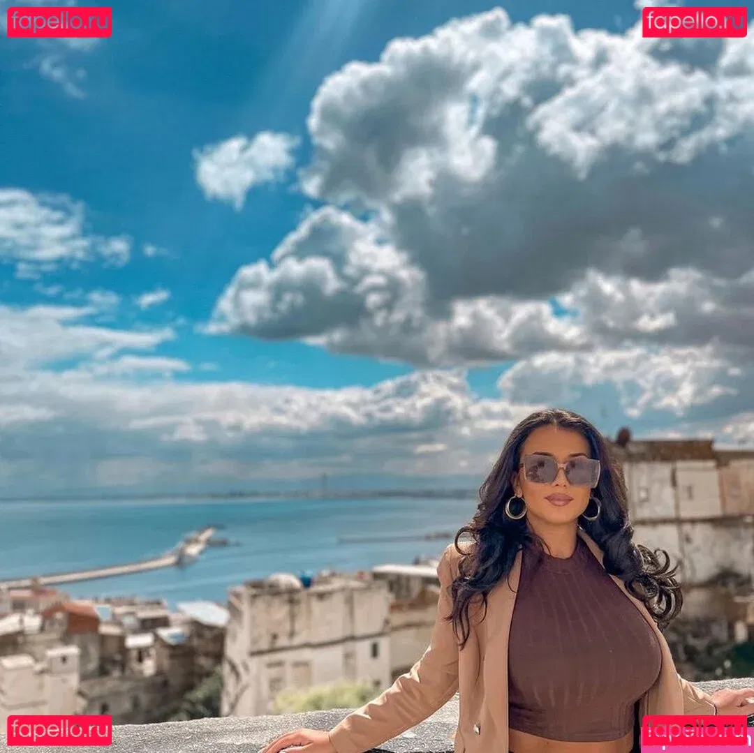 Emina Jahi Onlyfans Photo Gallery 