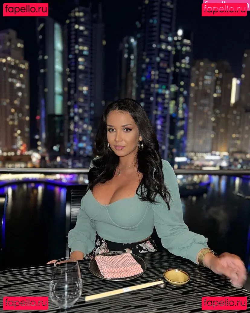 Emina Jahi Onlyfans Photo Gallery 