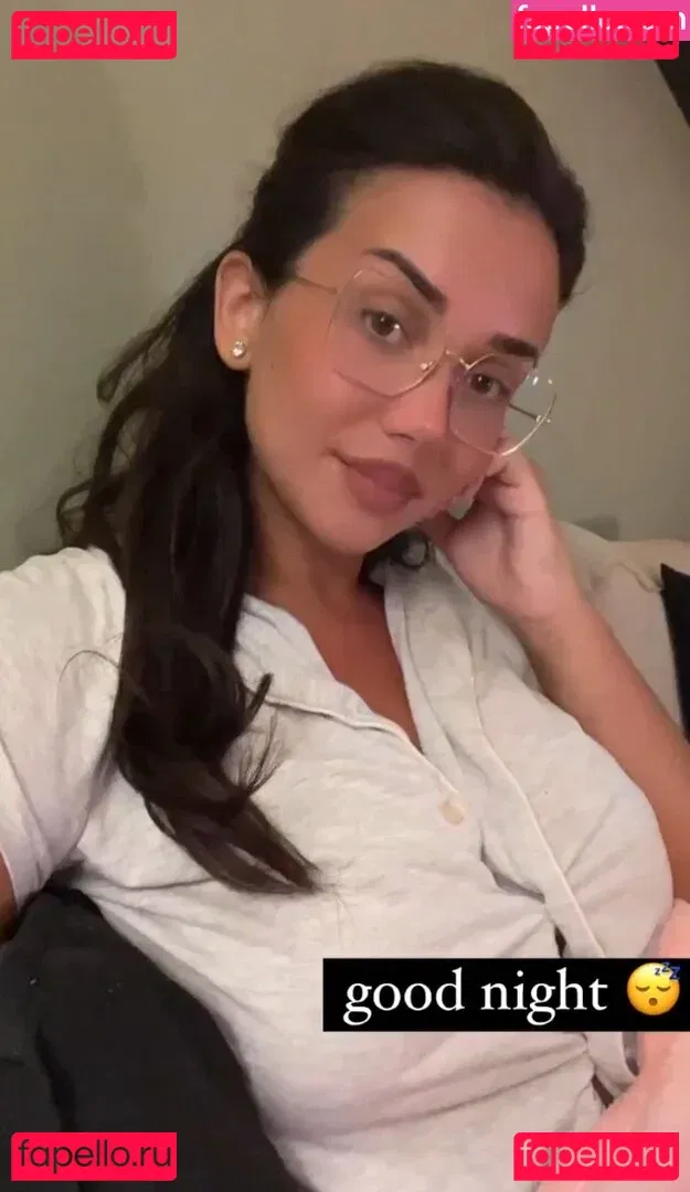 Emina Jahi Onlyfans Photo Gallery 