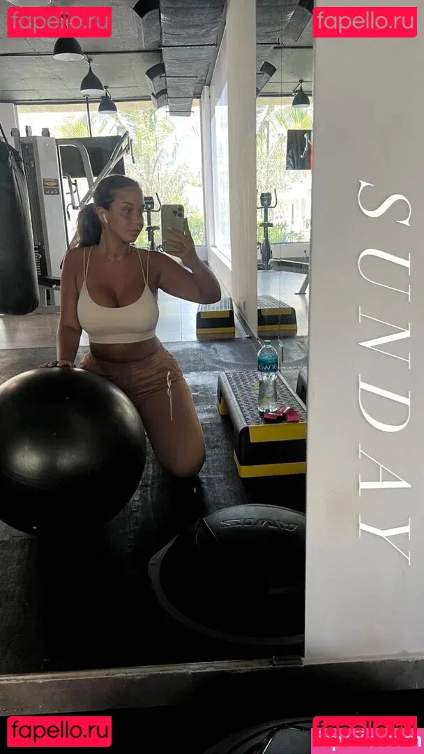 Emina Jahi Onlyfans Photo Gallery 