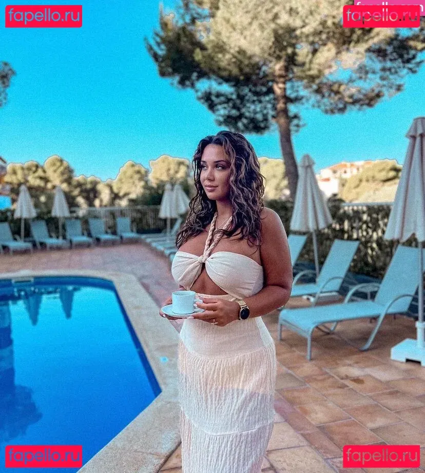 Emina Jahi Onlyfans Photo Gallery 