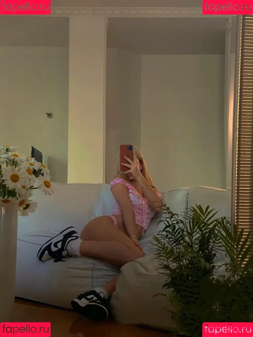 Maryana Ro Onlyfans Photo Gallery 