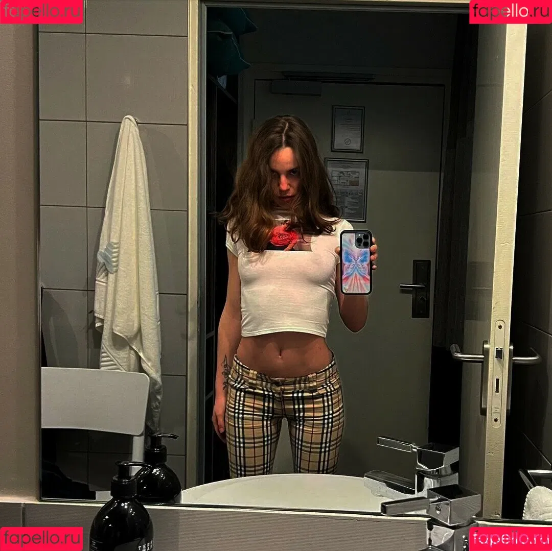 Maryana Ro Onlyfans Photo Gallery 