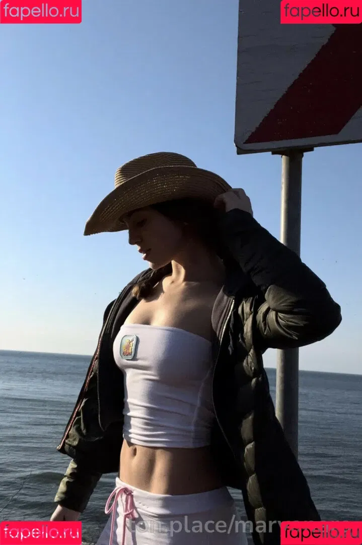 Maryana Ro Onlyfans Photo Gallery 