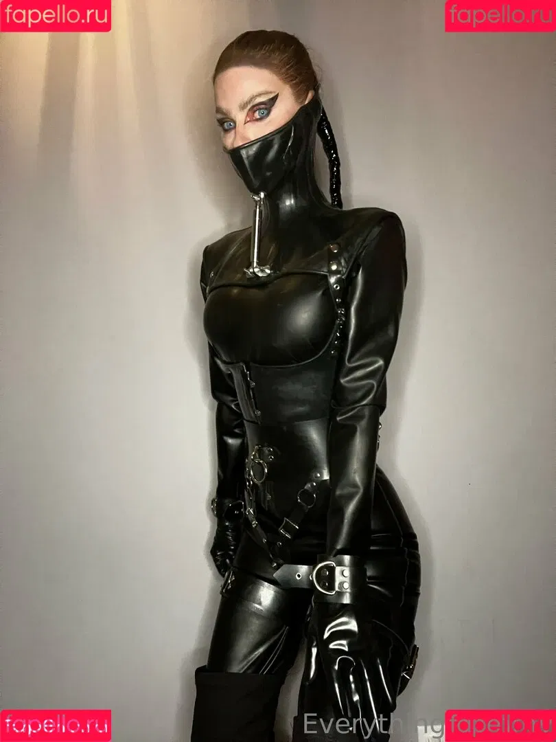missquartz Onlyfans Photo Gallery 
