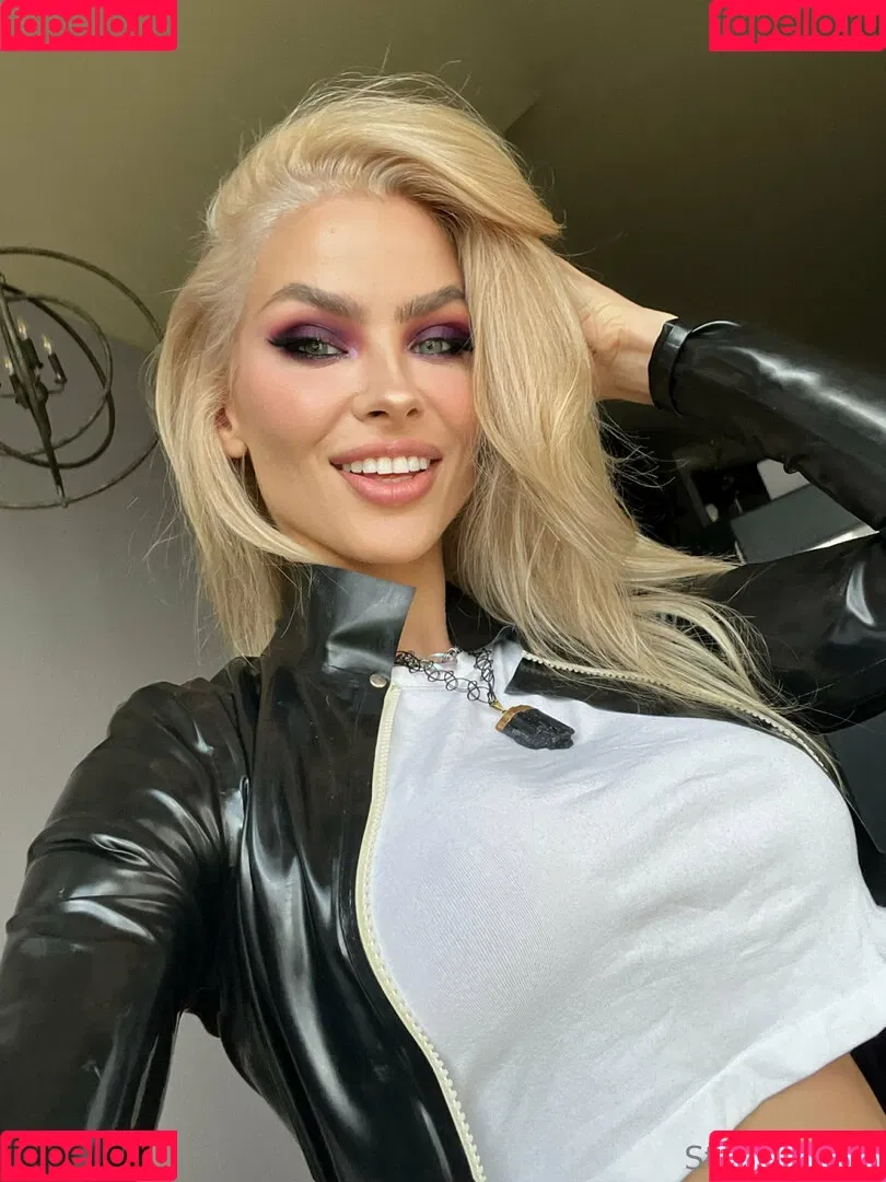 missquartz Onlyfans Photo Gallery 