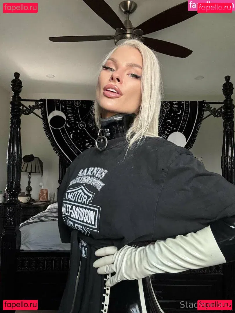 missquartz Onlyfans Photo Gallery 