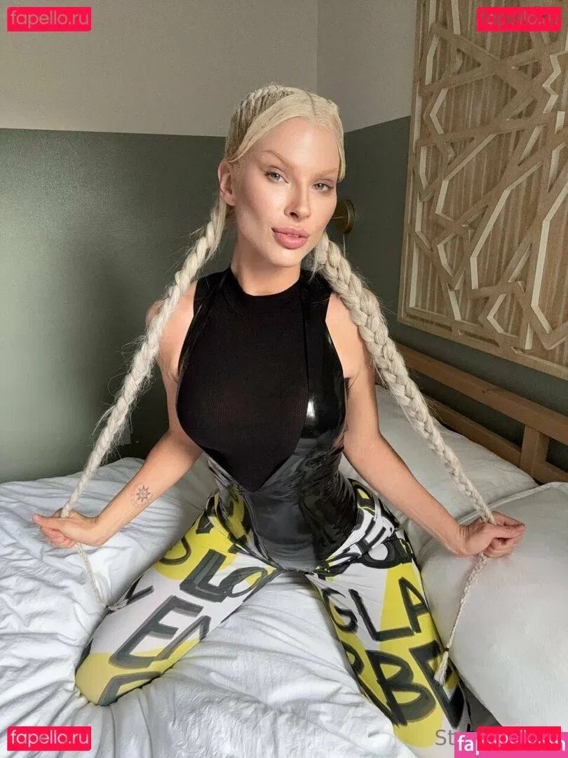 missquartz Onlyfans Photo Gallery 