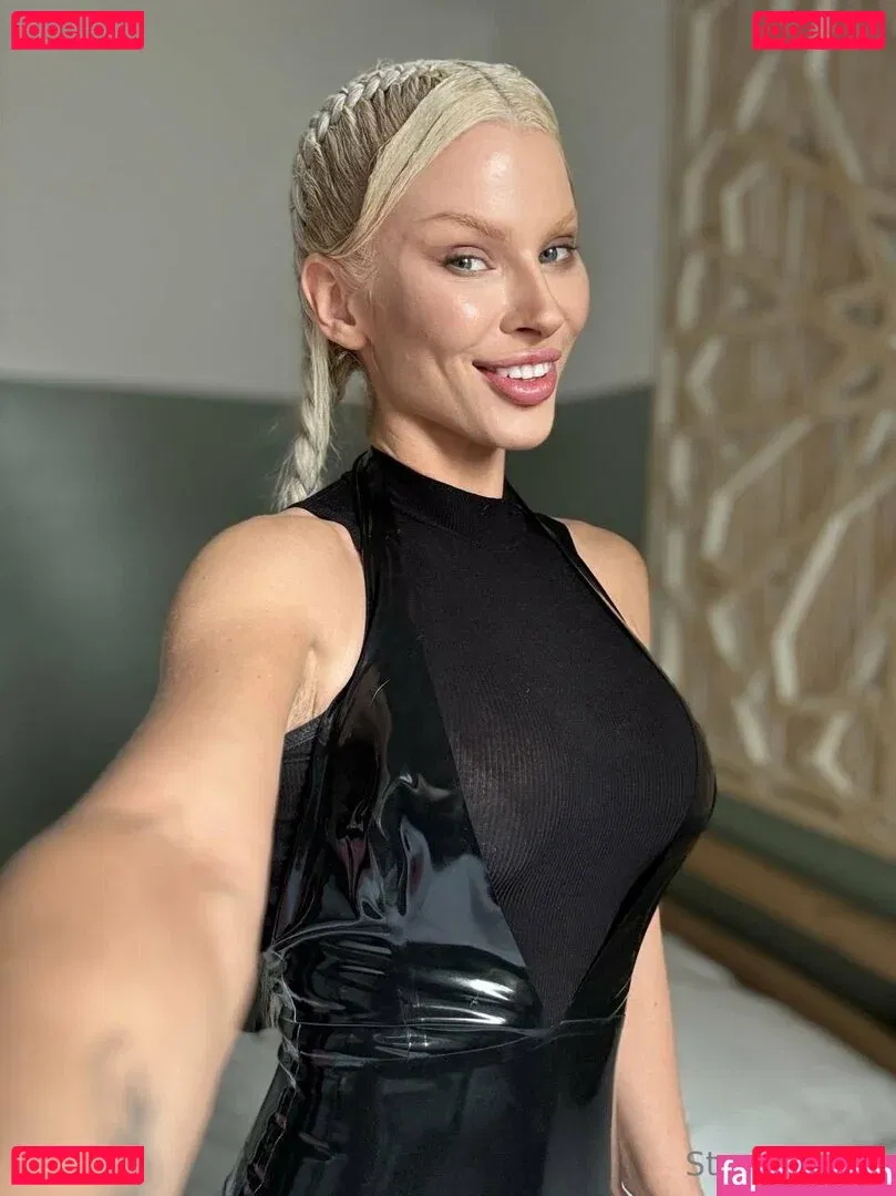 missquartz Onlyfans Photo Gallery 