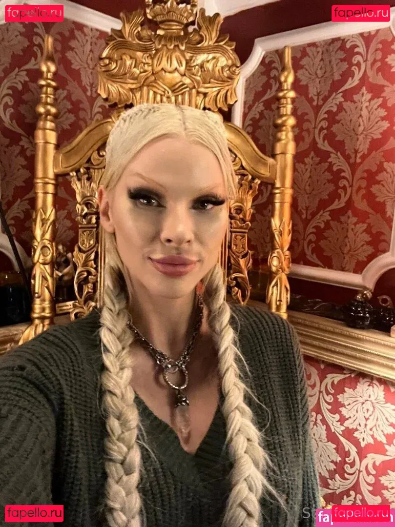 missquartz Onlyfans Photo Gallery 