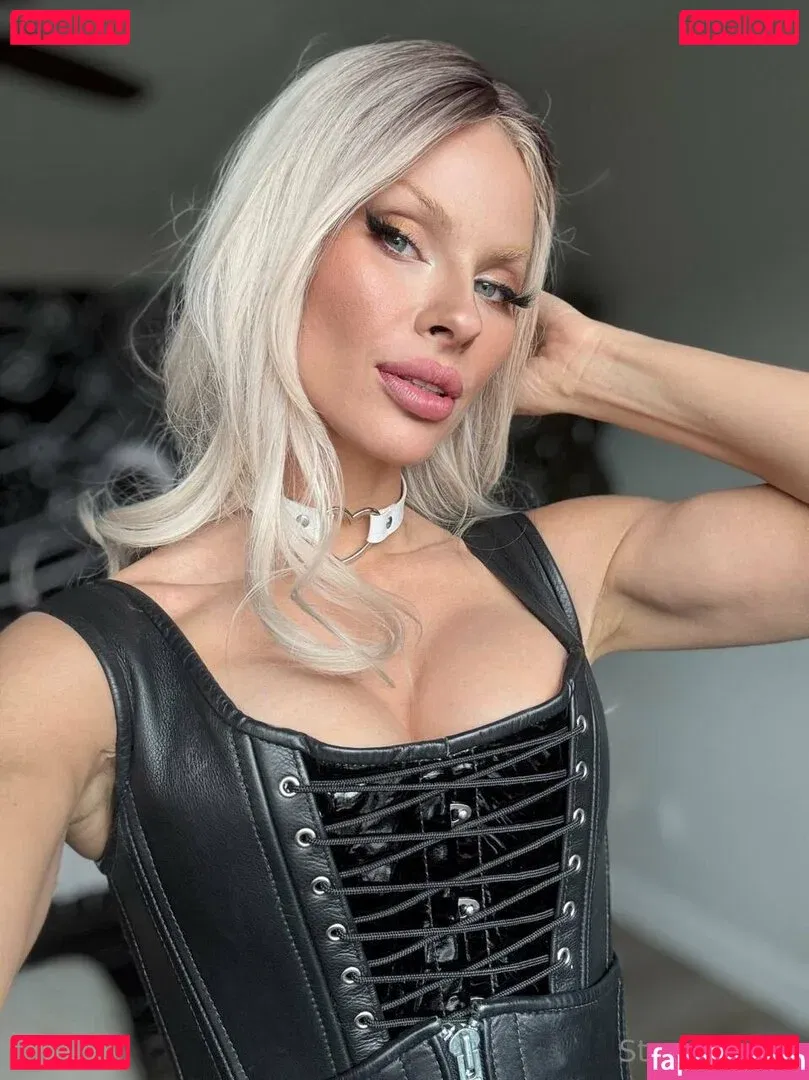 missquartz Onlyfans Photo Gallery 