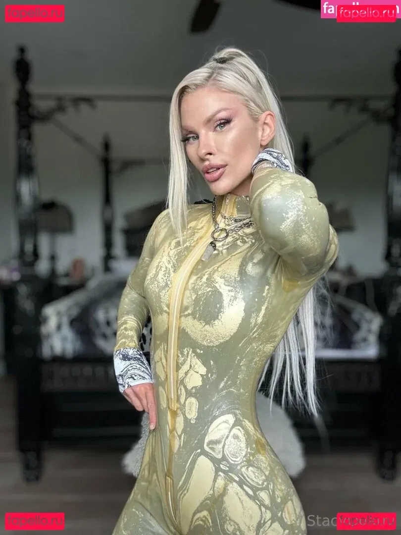 missquartz Onlyfans Photo Gallery 