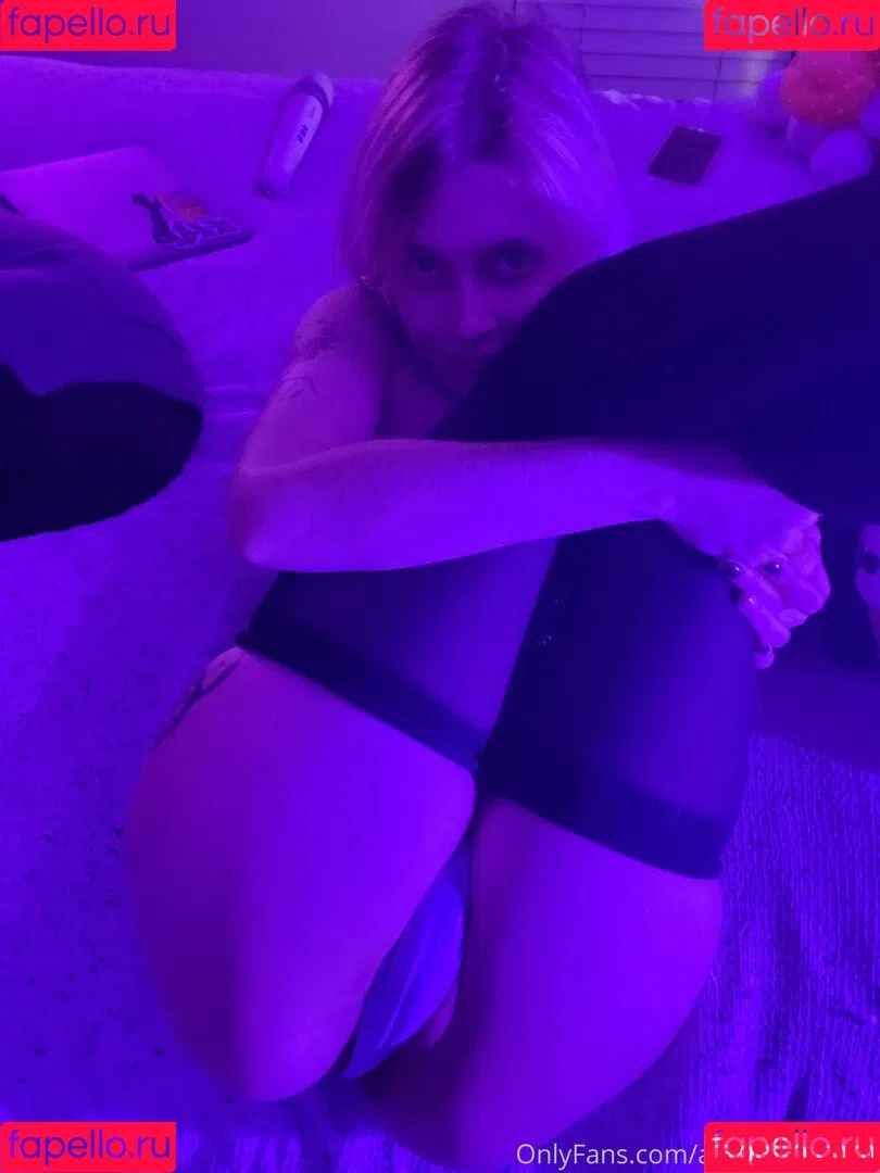 animebitch666 Onlyfans Photo Gallery 