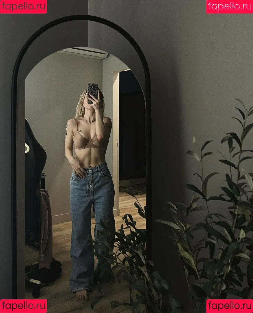 Sorabi Onlyfans Photo Gallery 