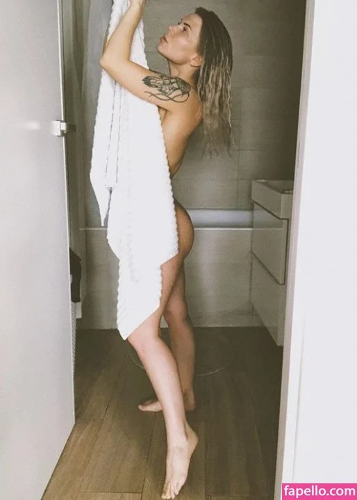 Sorabi Onlyfans Photo Gallery 