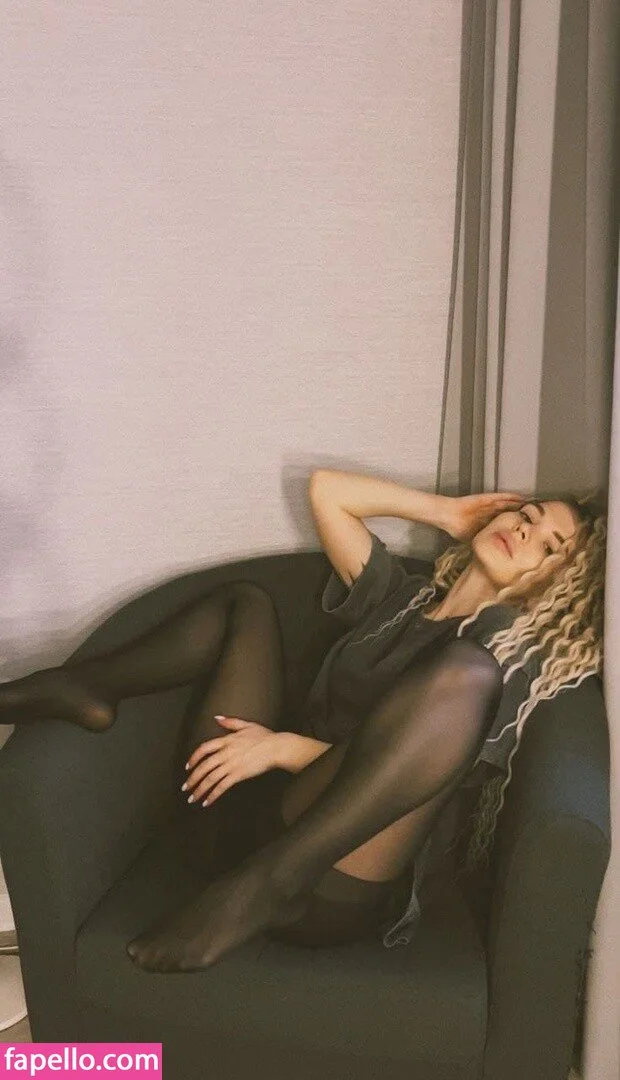 Sorabi Onlyfans Photo Gallery 