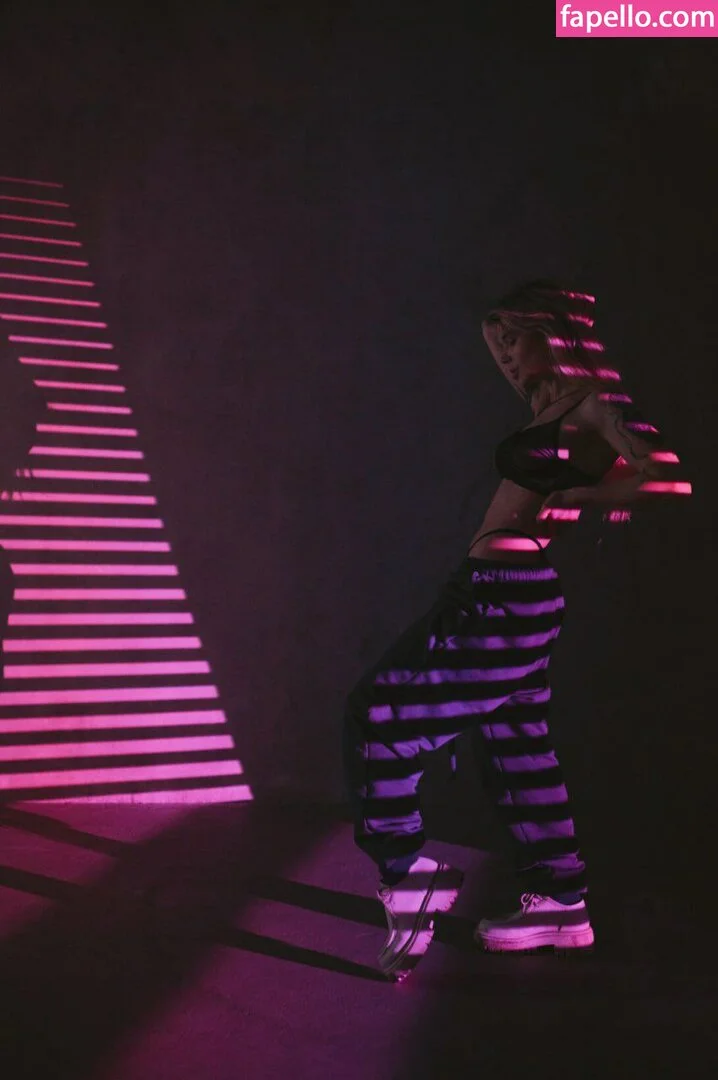 Sorabi Onlyfans Photo Gallery 