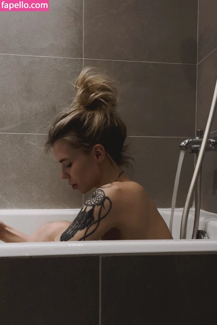 Sorabi Onlyfans Photo Gallery 