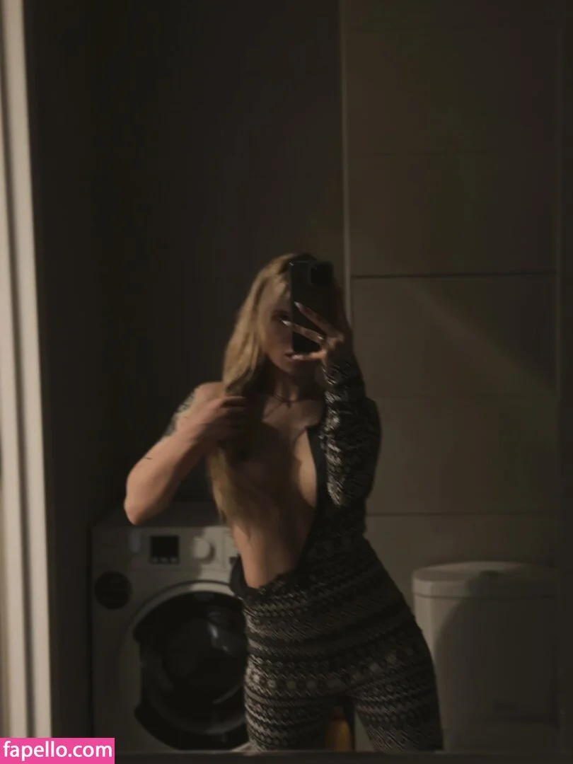 Sorabi Onlyfans Photo Gallery 