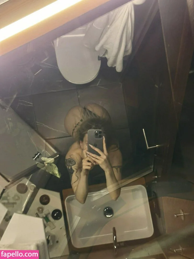 Sorabi Onlyfans Photo Gallery 